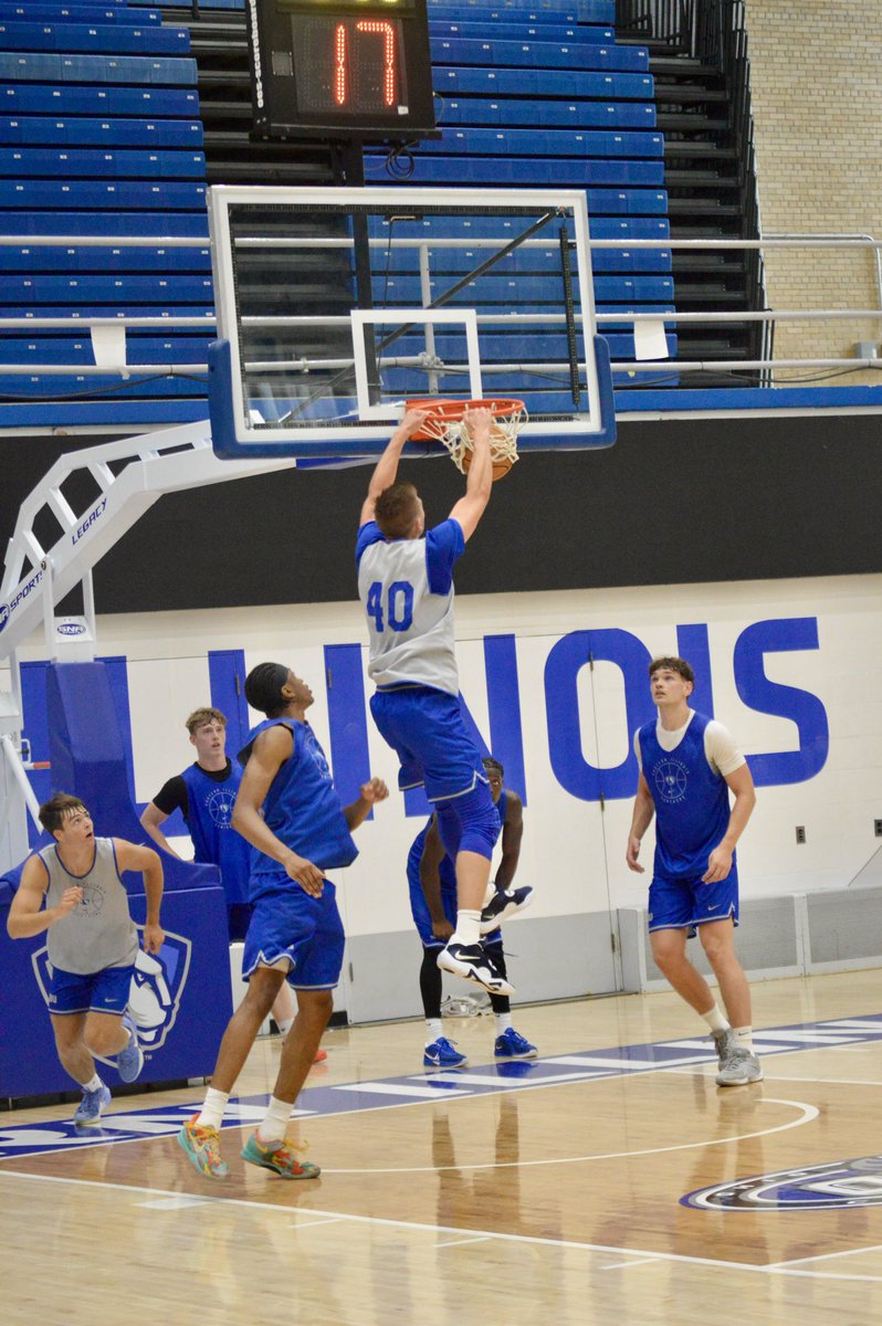 eiubasketball's tweet image. Summertime work! 💪

#TEAMTOGETHER #EIUMBB