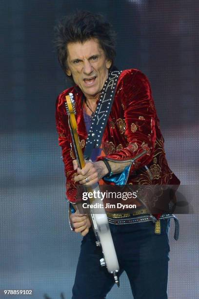 ronniewood's tweet image. 😎🎸7 years ago tonight the Stones played Twickenham Stadium in London. Ronnie's setlist from the show, and many other legendary gigs is available here:
shop.ronniewood.com/collections/al…