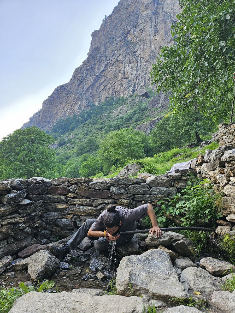 Manu Khajuria (@khajuriamanu) on Twitter photo Kuchh bhai log aise bhi..sending me their pics and saying kab aa rahe ho aise pani pinay. The unmatched beauty of Machhail. <a href="/srs_kotwal/">कुंवर सक्षम सिंह कोतवाल</a>
#AmazingJammu Kuchh bhai log aise bhi..sending me their pics and saying kab aa rahe ho aise pani pinay. The unmatched beauty of Machhail. <a href="/srs_kotwal/">कुंवर सक्षम सिंह कोतवाल</a>
#AmazingJammu