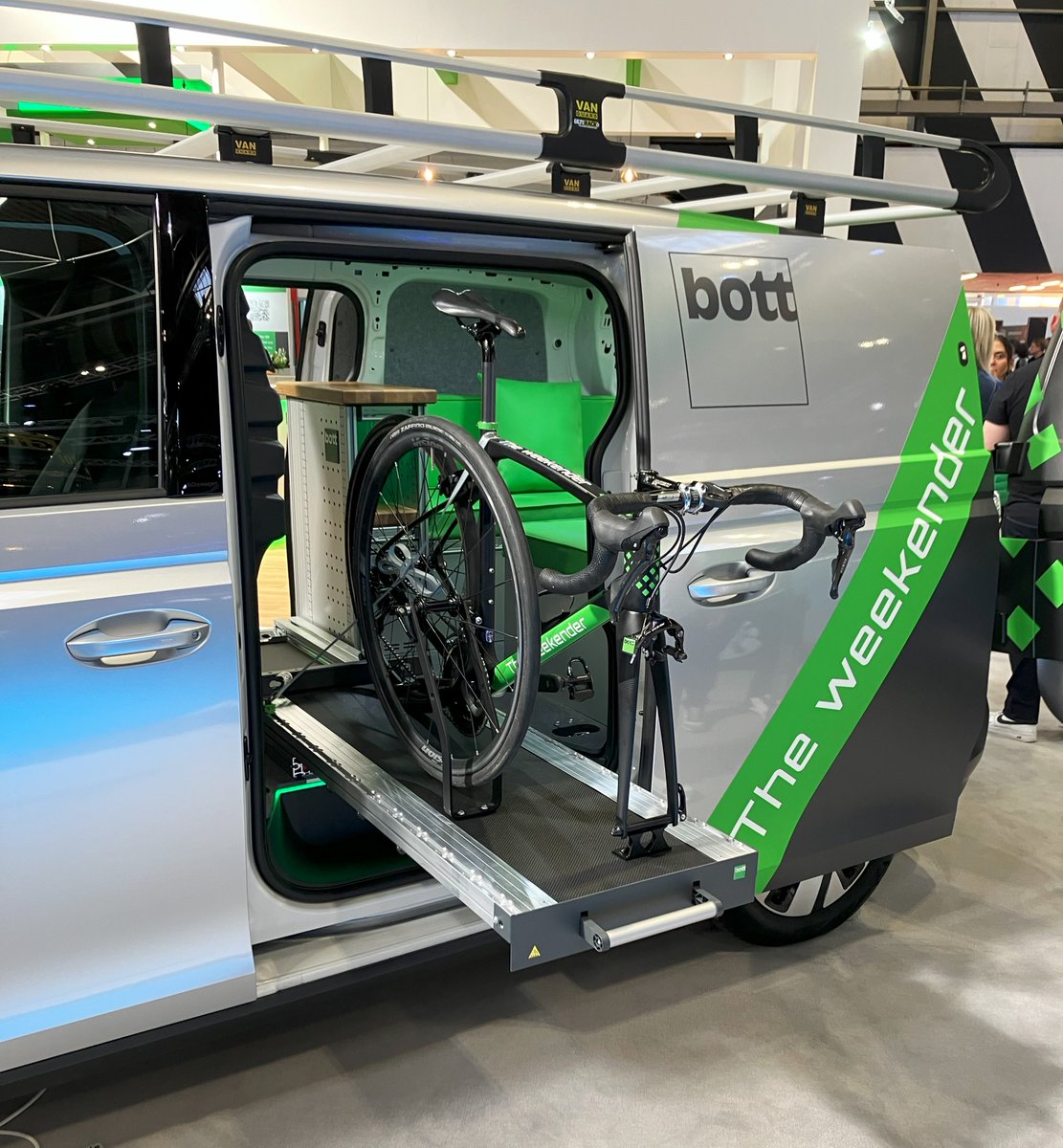 Bott_Ltd's tweet image. Looking back at the CV Show 2025! 🚐
On this #ThrowbackThursday, we’re reflecting on our presence at the UK’s largest and most comprehensive commercial vehicle event.
From connecting with industry professionals to showcasing our latest innovations, this year’s show was a…