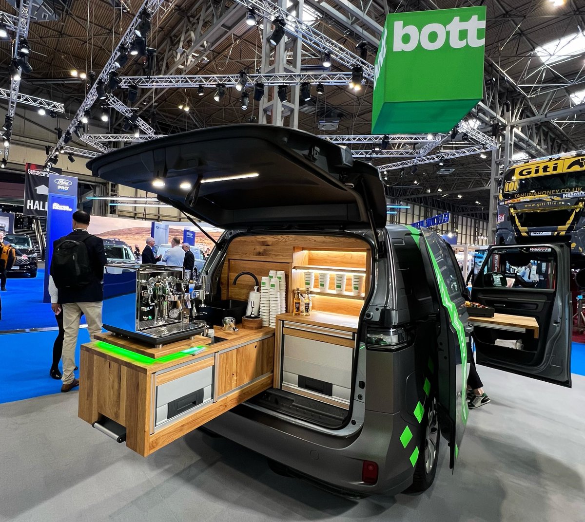 Bott_Ltd's tweet image. Looking back at the CV Show 2025! 🚐
On this #ThrowbackThursday, we’re reflecting on our presence at the UK’s largest and most comprehensive commercial vehicle event.
From connecting with industry professionals to showcasing our latest innovations, this year’s show was a…