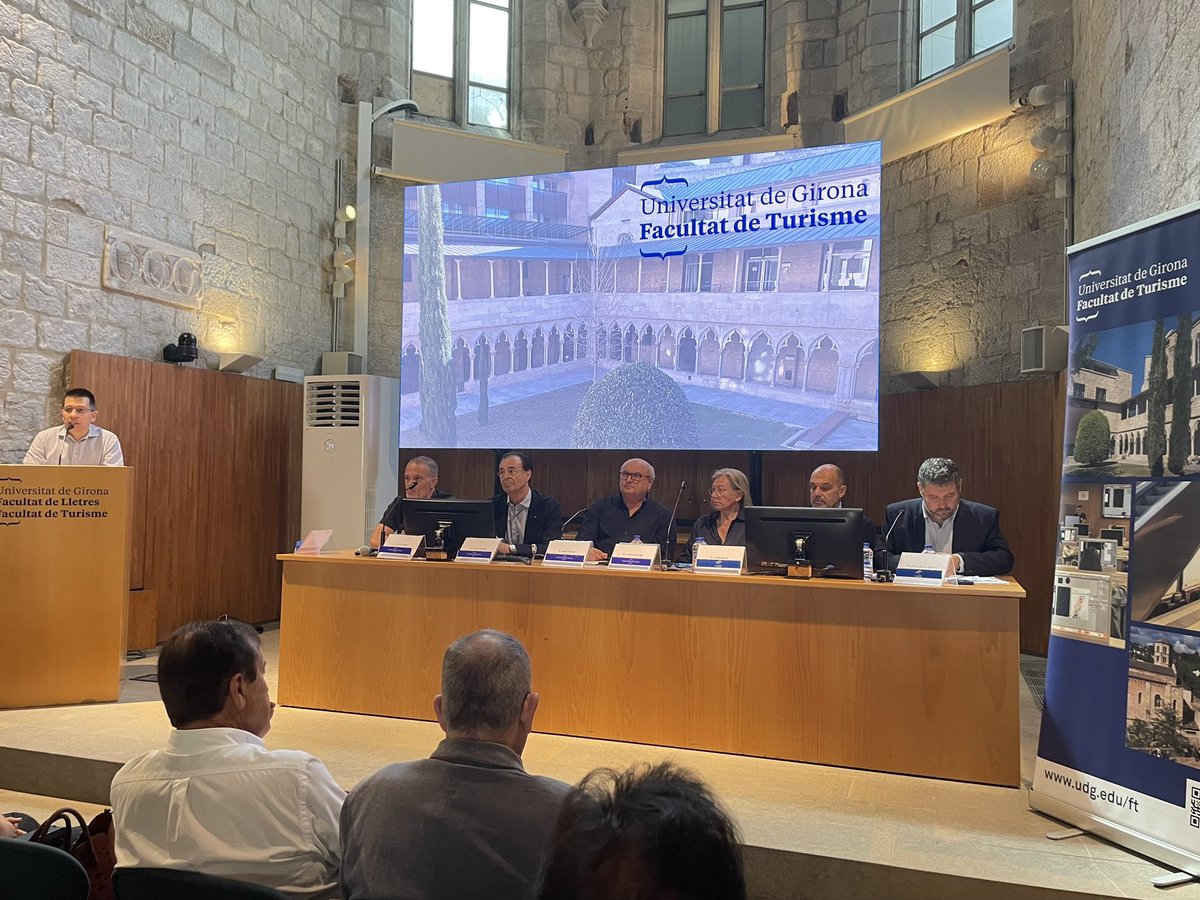 🔴 Economistes, empresaris i ajuntaments reclamen que la nova taxa turística no es basi en el model de Barcelona i sigui diferent depenent del territori i de la temporada. 

➡️ Ho han debatut avui a la Universitat de Girona.

📻 catradio.cat/catinfo