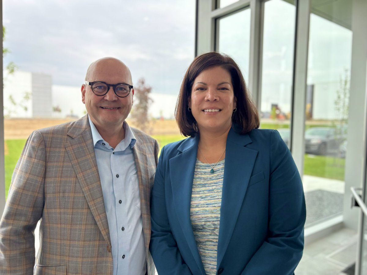 CJKateri's tweet image. Une belle annonce à venir ce matin, avec mon collègue Claude Reid, dans le cadre du dévoilement de la toute première usine d’extrusion d’aluminium entièrement électrique en Amérique du Nord, Magna Aluminium Profilé. Plus de détails sous peu! #polqc