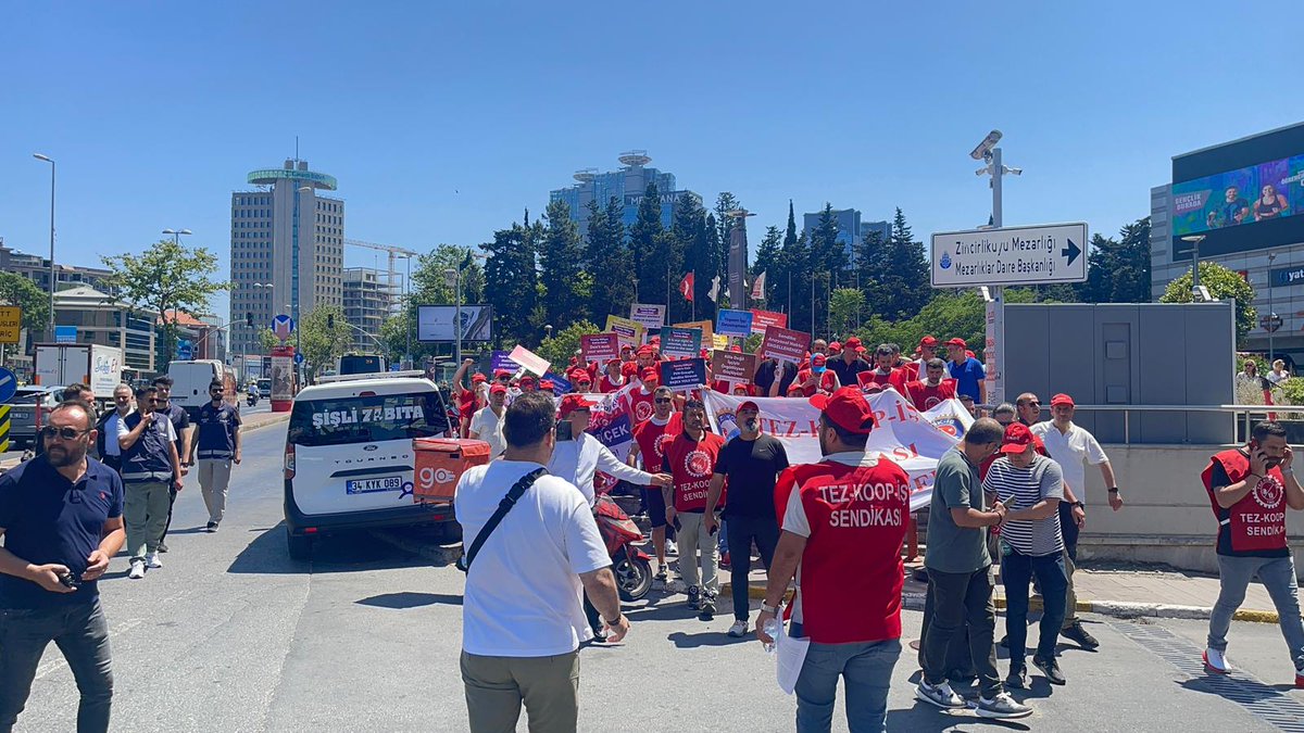 Tommy Hilfiger Mağazalarındaki Sendikasızlaştırma Politikalarına Karşı PVH Grup Genel Müdürlüğü Önünde Basın Açıklaması: “Sendika Haktır, Engellenemez!”

Tez-Koop-İş Sendikası’nın örgütlenme alanında bulunan uluslararası markaların hâkim olduğu zincir mağazalardan biri olan Tommy