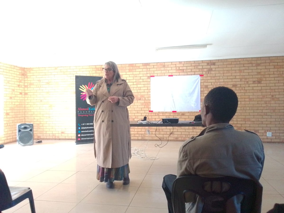 Kathrada Foundation (@kathradafound) on Twitter photo 📍Today we were proud to host our Board Member <a href="/ZeldalaGrangeSA/">Zelda la Grange ©™✌</a> for the first day of her two-day visit.
Zelda spent the morning in conversation with staff, sharing memories of her time with President Nelson Mandela and discussing her latest book, 'What Nelson Mandela Taught Me.' 📍Today we were proud to host our Board Member <a href="/ZeldalaGrangeSA/">Zelda la Grange ©™✌</a> for the first day of her two-day visit.
Zelda spent the morning in conversation with staff, sharing memories of her time with President Nelson Mandela and discussing her latest book, 'What Nelson Mandela Taught Me.'