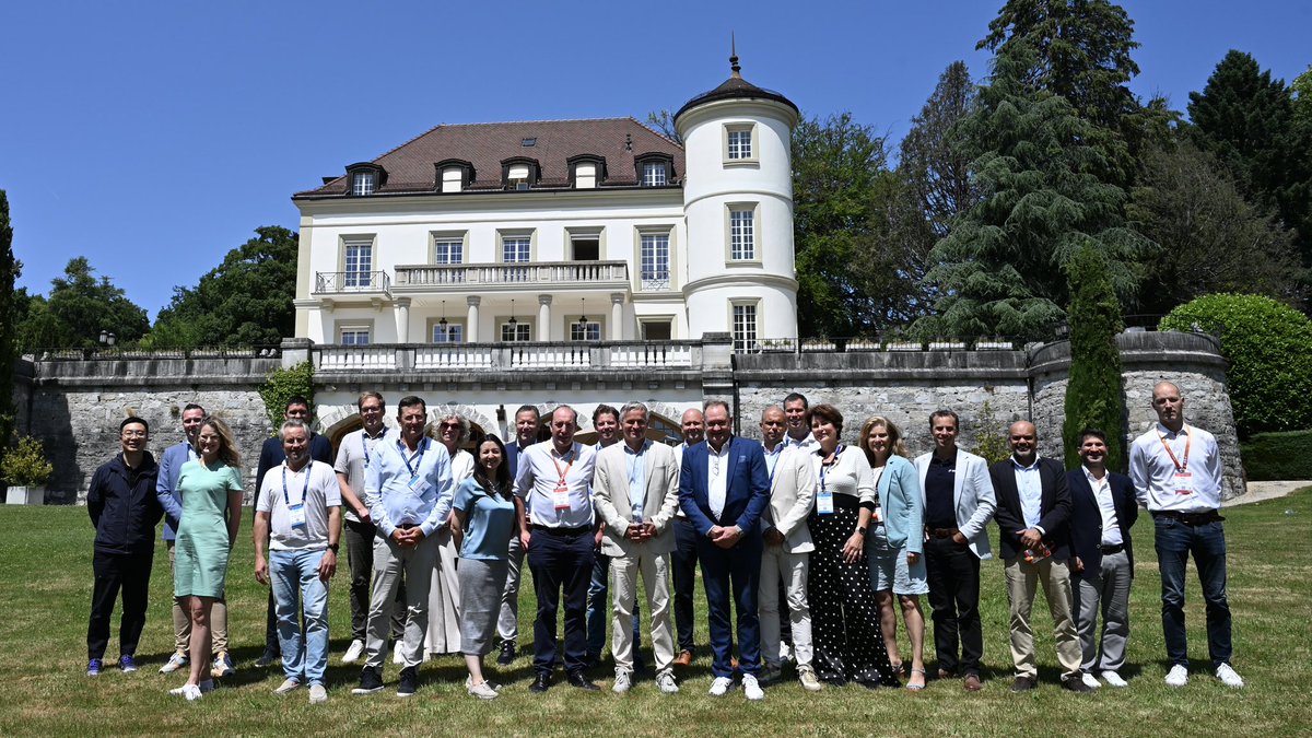 FIVB welcomes The Netherlands’ Orange Sports Forum to Volleyball House  fivb.com/fivb-welcomes-… via <a href="/FIVB/">Ansel Ferdinand</a>