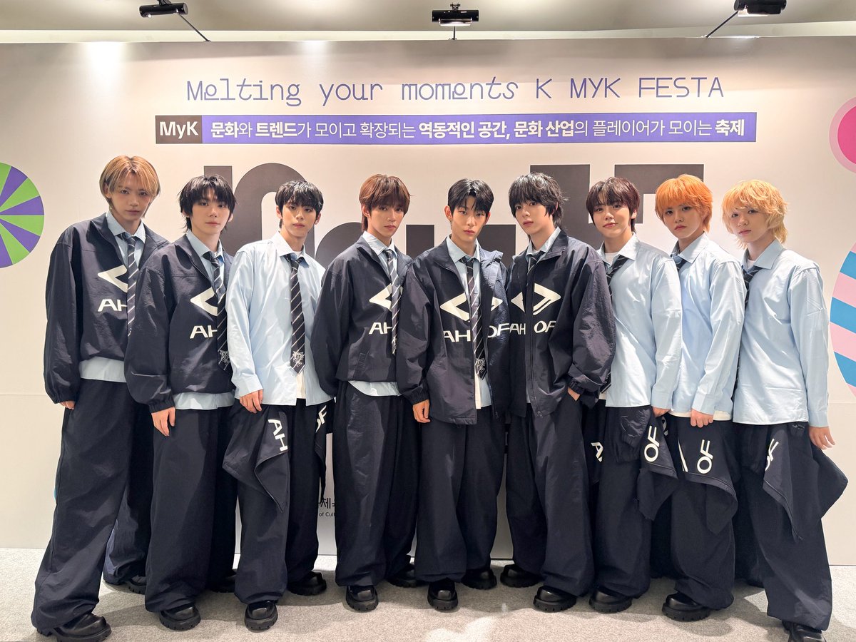 ahofy_rius's tweet image. Kahit isang tiktok lang sana meron kayooo 😭🤧
AHOFs 1ST STAGE AT MYKFESTA
#AHOF_MYKFESTA2025
#마이케이_아홉첫무대
#마이케이페스타
#AHOF #WAYV