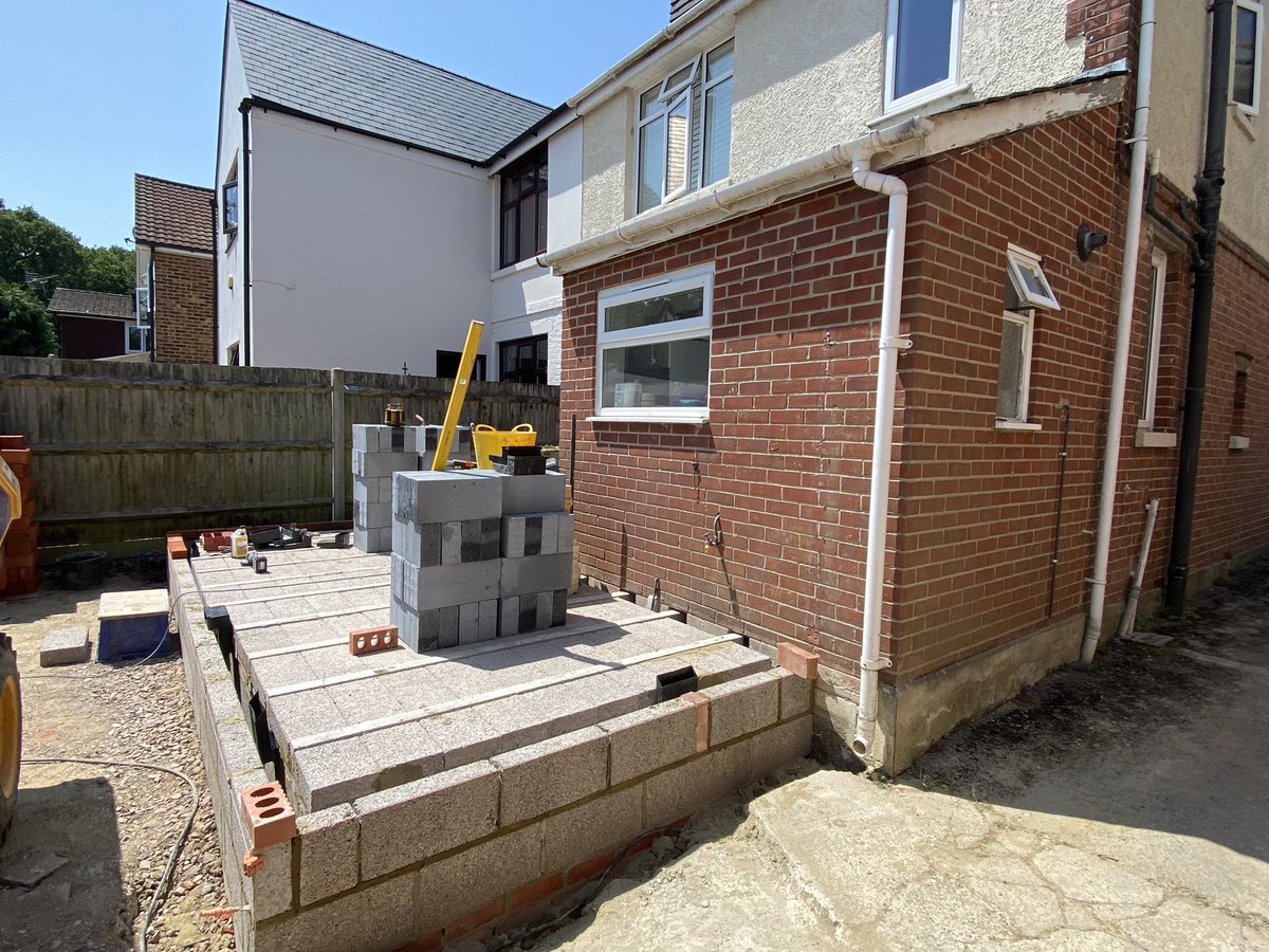 BHArchLtd's tweet image. #Extension moving along nicely taking advantage of the sunshine 🌞 #architecturedesign #Waterlooville #bharchitectureltd