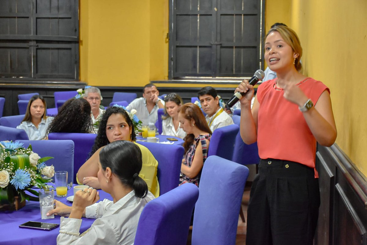 VEXUnimagdalena's tweet photo. Realizamos el Encuentro con Empleadores, un espacio de diálogo con representantes del sector productivo para conocer sus expectativas sobre el perfil de nuestros egresados 🎓. https://t.co/AwTYrcGZxK