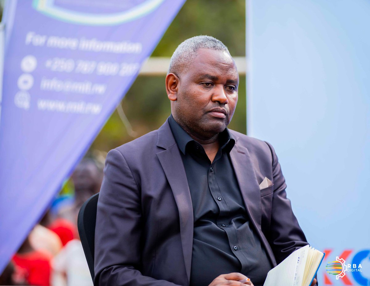 📸AMAFOTO📸

Mu Kiganiro #DusangireIjambo, abanyamakuru ba RBA, Turatsinze Bright na Mukayiranga Rose, bakiriye Meya w'Akarere ka Gakenke, Mukandayisenga Vestine; Umuyobozi w'Akarere wungirije ushinzwe Ubukungu, Niyonsenga Aimé François; Umuyobozi w'Akarere wungirije ushinzwe
