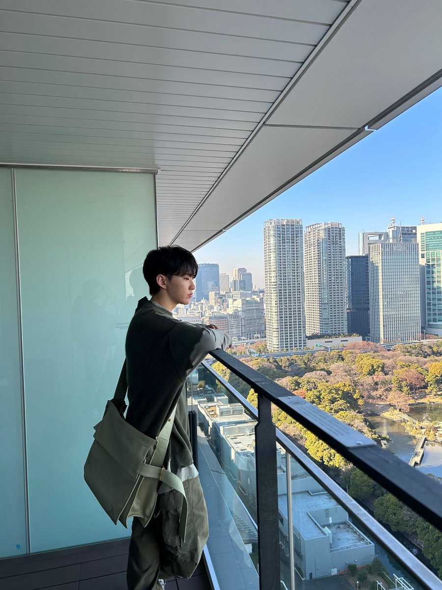 아니근데이거 찍어주는사람 워누같지않나...?
내 눈이 이제 모든걸 권전으로 보는건가