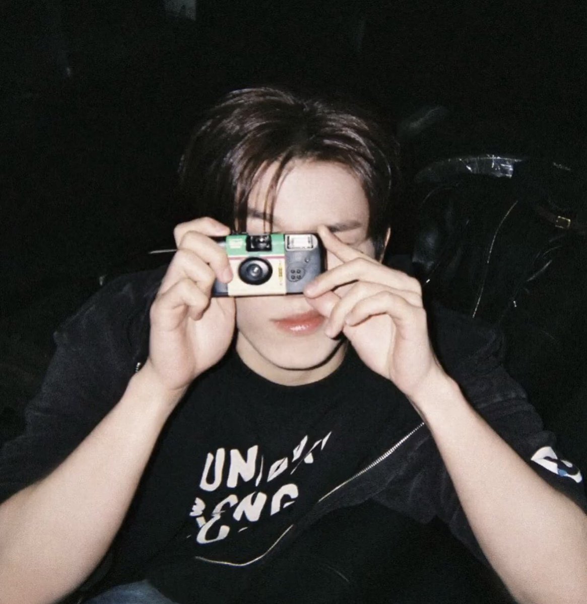 —this is what it looks like when your boyfriend is into photography &amp; into you 🩶📷 

#박정우 #JEONGWOO