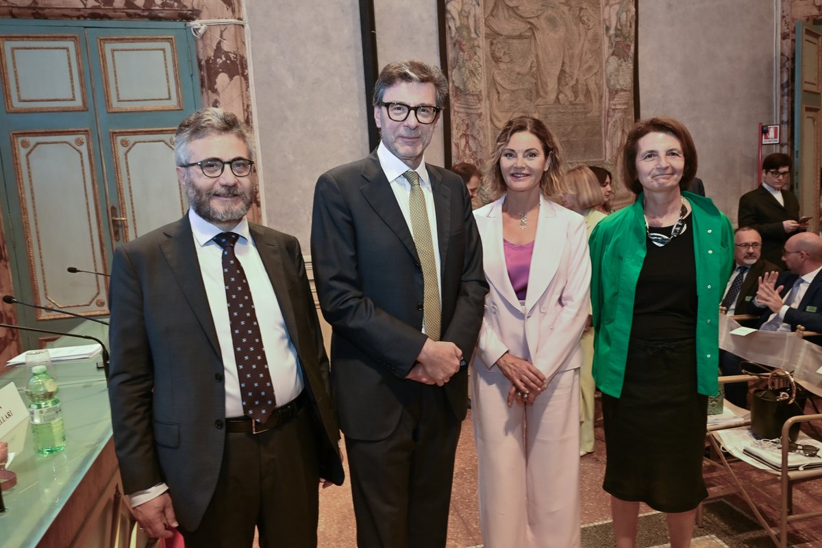 Per #UPB positiva la conferma nel #DFP degli obiettivi delineati nel #PSB, ma il quadro di #finanzapubblica presenta diversi elementi di incertezza:#volatilità dei mercati, situazione geopolitica, rischi su attuazione #PNRR, nuove spese per #difesa. 
Leggi rb.gy/75pz3t