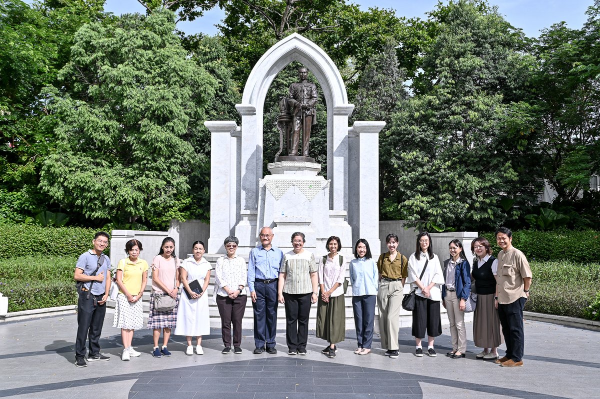 วันที่ 19 มิถุนายน 2568 ผศ.พ.ต.หญิง ดร. พนมพร พุ่มจันทร์ นายกสมาคมสะมาริตันส์แห่งประเทศไทย และทีมอบรมของสมาคมฯ เข้าศึกษาดูงานกลุ่มจิตบำบัดโรงพยาบาลกลางวัน และชมพิพิธภัณฑ์สถาบันจิตเวชศาสตร์สมเด็จเจ้าพระยา โดยมีนายแพทย์นรวีร์ พุ่มจันทร์ นายแพทย์ทรงคุณวุฒิของสถาบันฯ นำกลุ่มจิตบำบัด