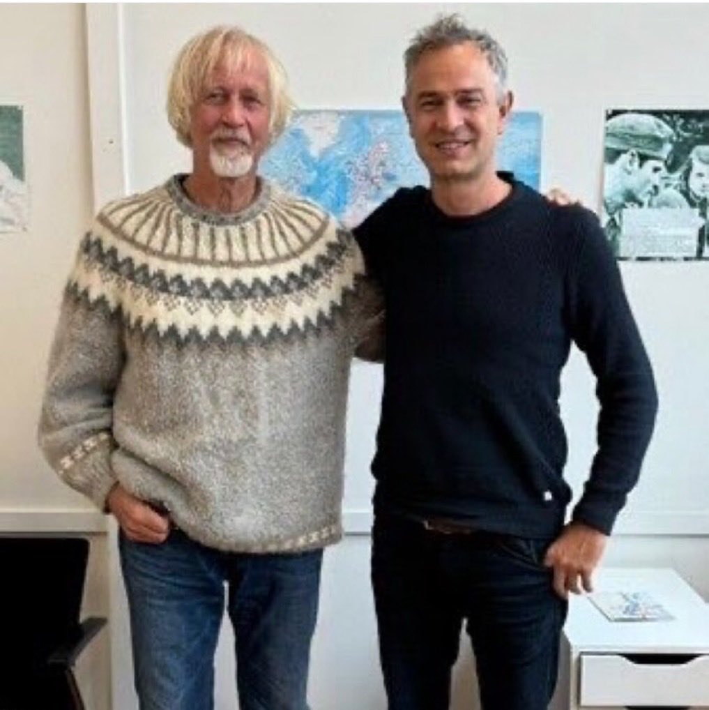 Grund_gesetzt's tweet photo. Die Welt wäre erträglicher, wenn es mehr Menschen geben würde, die so klar denken wie die beiden: 

Wolfgang ⁦@wodarg⁩ und @DanieleGanser 

Sie gehören zu den ganz wenigen, denen ich nahezu uneingeschränkt zustimmen kann. https://t.co/PRnbsXuGCl
