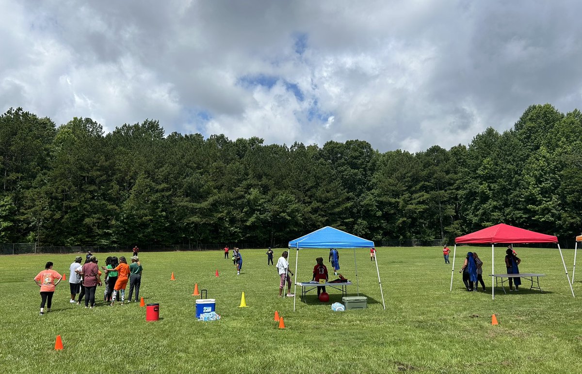 DrNormanCSauce3's tweet photo. Executive Director Mrs. Kiana King &amp;  Exceptional Education Dept. held their Field Day - &amp; I showed up perfectly dressed for kick ball...😂 They had DJ Dr. Logan on the 1s &amp; 2s spinnin’ the hits as folks scored goals &amp; slid into home base! gorgeous day for outdoor team building! https://t.co/jPwwLtE2b1