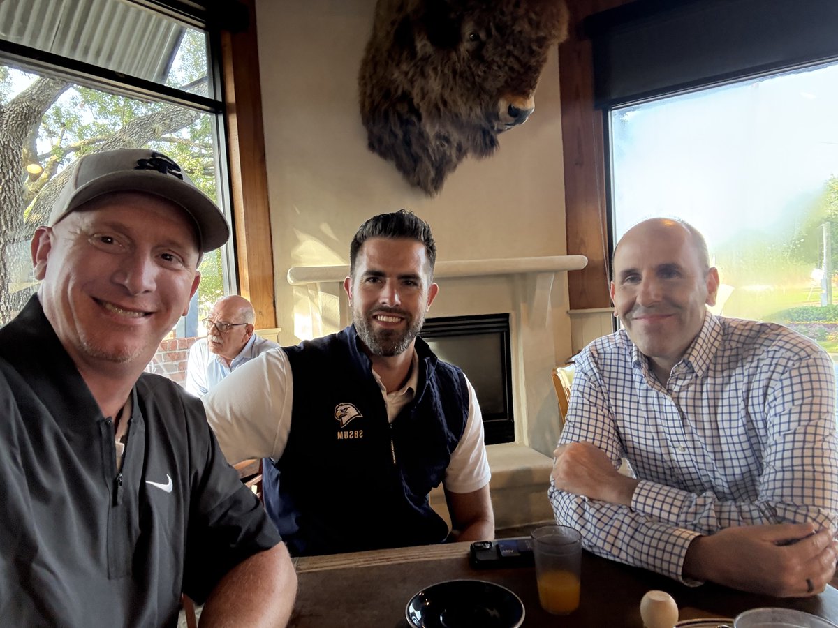 mawalker_MPCAD's tweet image. Final breakfast meeting with a couple of @SBS_Houston ‘s Finest!