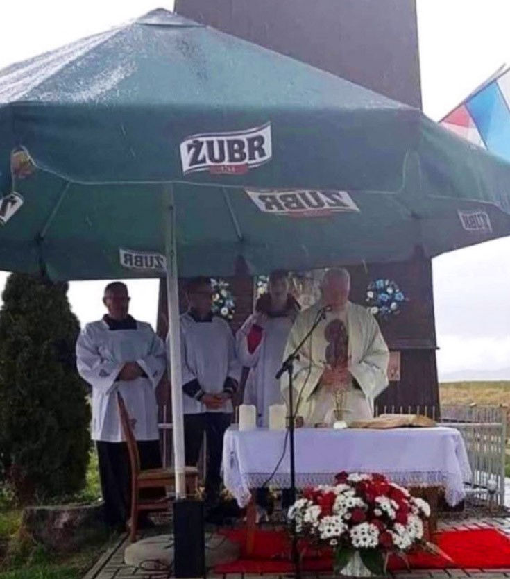 absurdopol's tweet photo. 🧵 Dzisiaj Boże Ciało, więc z tej okazji zapraszam na nitkę z najpiękniejszymi ołtarzami: https://t.co/dkVoq4RBWr
