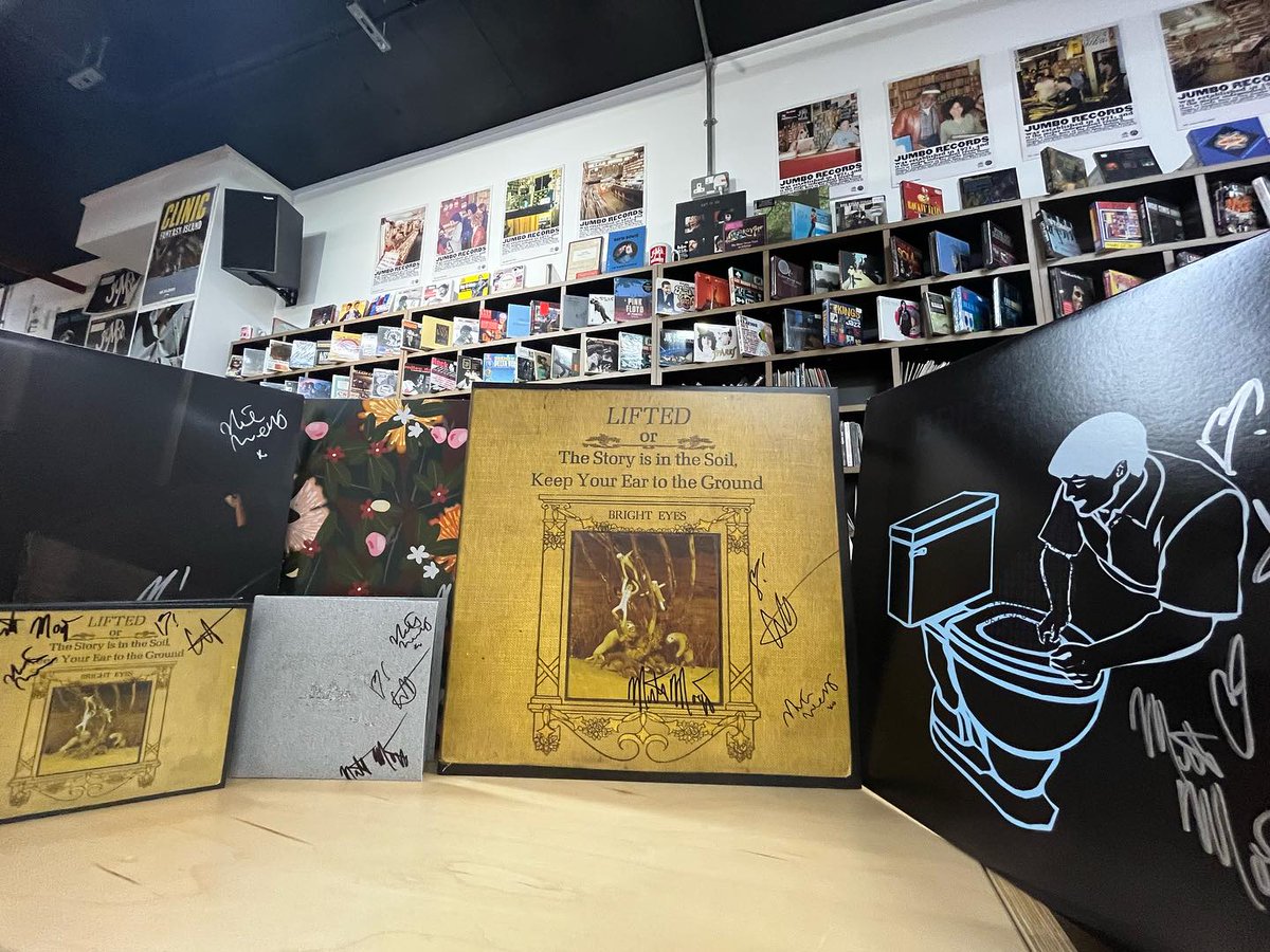 JumboRecords's tweet image. SIGNED BRIGHT EYES LPs + CDs 👀
What a show last night at Project House! The band kindly signed our stocks of Cassadaga, Digital Ash in a Digital Urn, Fevers And Mirrors, Five Dice, All Threes, Lifted, and Noise Floor. These are super limited! jumborecords.co.uk/search-summary…