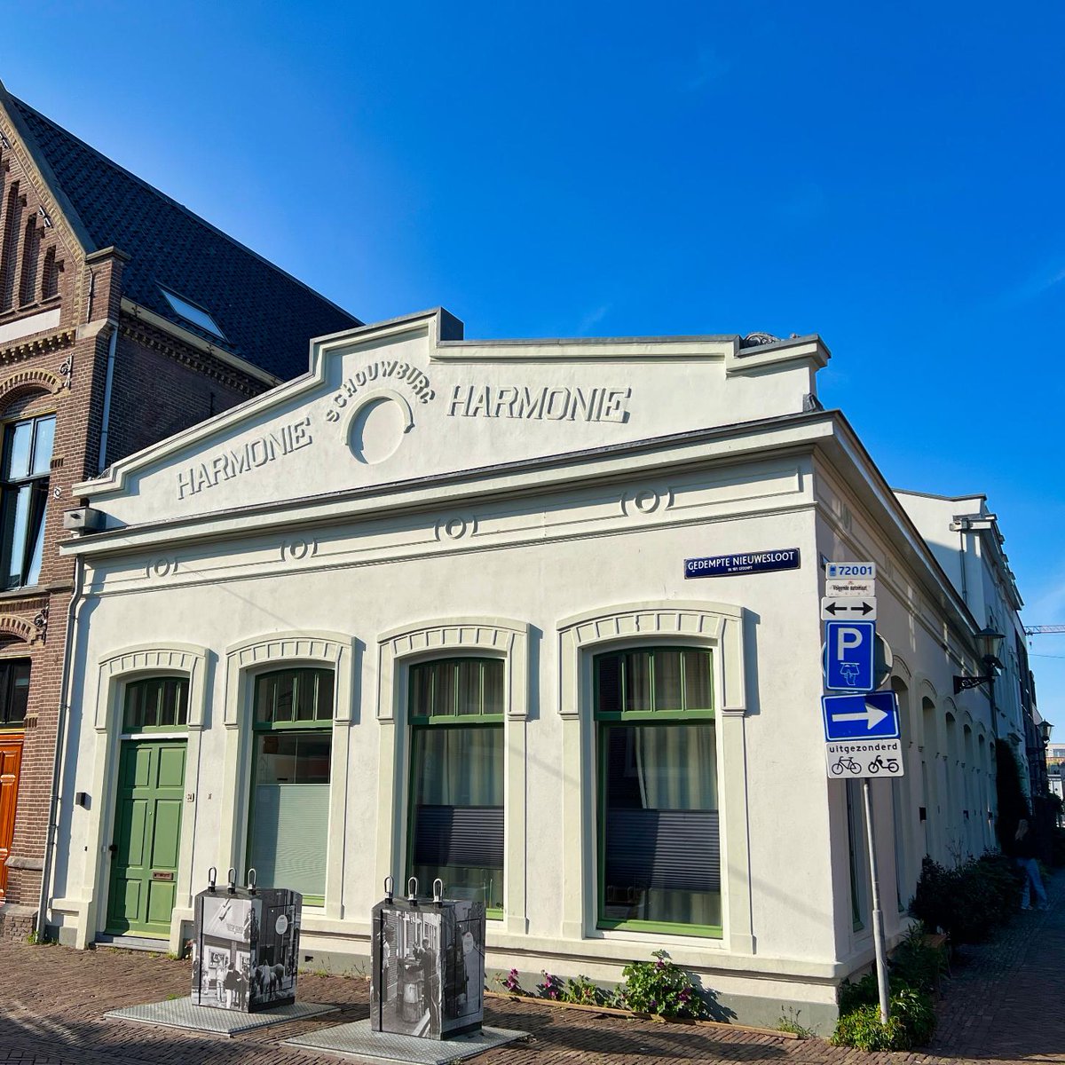 Wie is er niet groot mee geworden? De Harmonie. Tenminste als je als kind naar de film in #Alkmaar ging. Ik weet nog dat we naar🕷️Arachnophobia 🕷️gingen... (overigens, laat spinnen met rust. Ja, ook die grote) #TBT