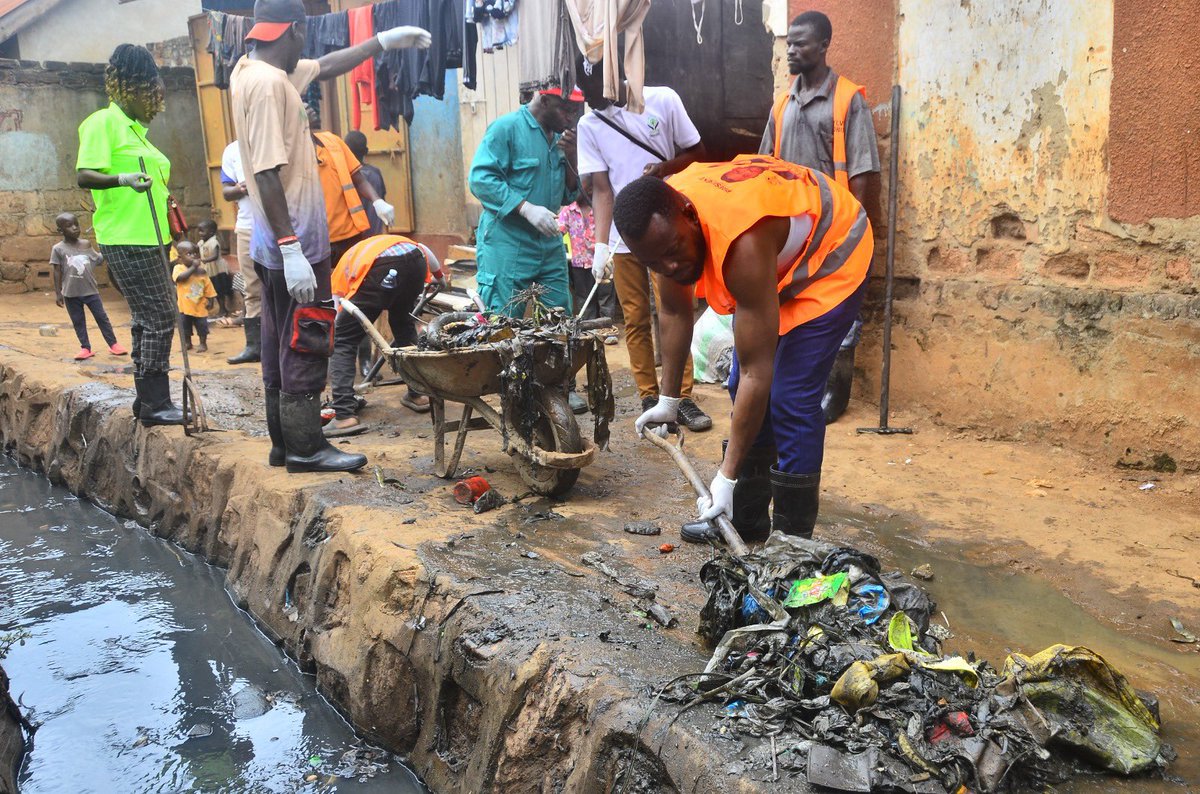 Wod Omoro🦣 (@odida_jackson) on Twitter photo Around 2 billion tonnes of waste are generated yearly,with 45% improperly managed.
Non-biodegradable materials often end up in rivers, oceans, and forests, harming wildlife and polluting ecosystems. 
“This is not just my fight — it’s our shared responsibility to clean up.” Around 2 billion tonnes of waste are generated yearly,with 45% improperly managed.
Non-biodegradable materials often end up in rivers, oceans, and forests, harming wildlife and polluting ecosystems. 
“This is not just my fight — it’s our shared responsibility to clean up.”