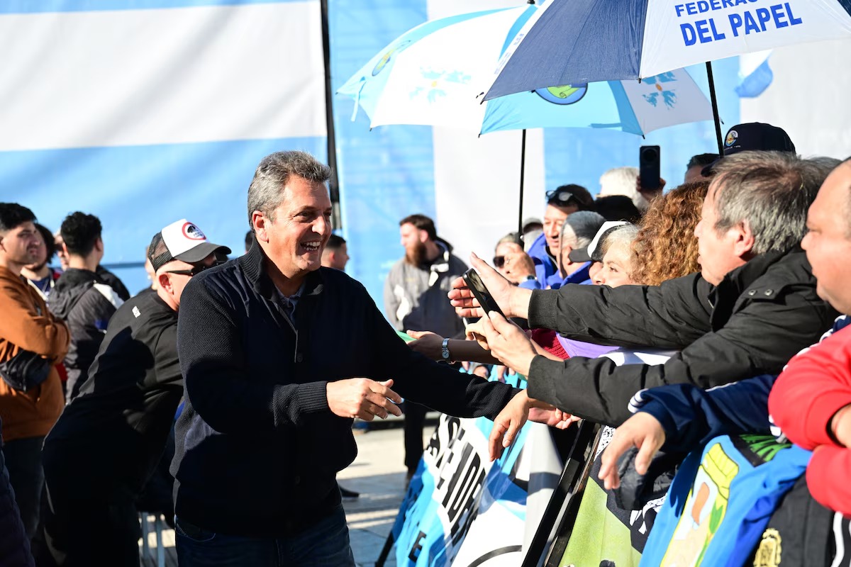 Imágenes del Tren Fantasma que pasó y NO va a volver. 

La Argentina, ahora, es un país libre, económicamente ordenado, socialmente lleno de esperanzas, y políticamente decidido a volver a ser potencia mundial.
VLLC!!! <a href="/JMilei/">Javier Milei</a>