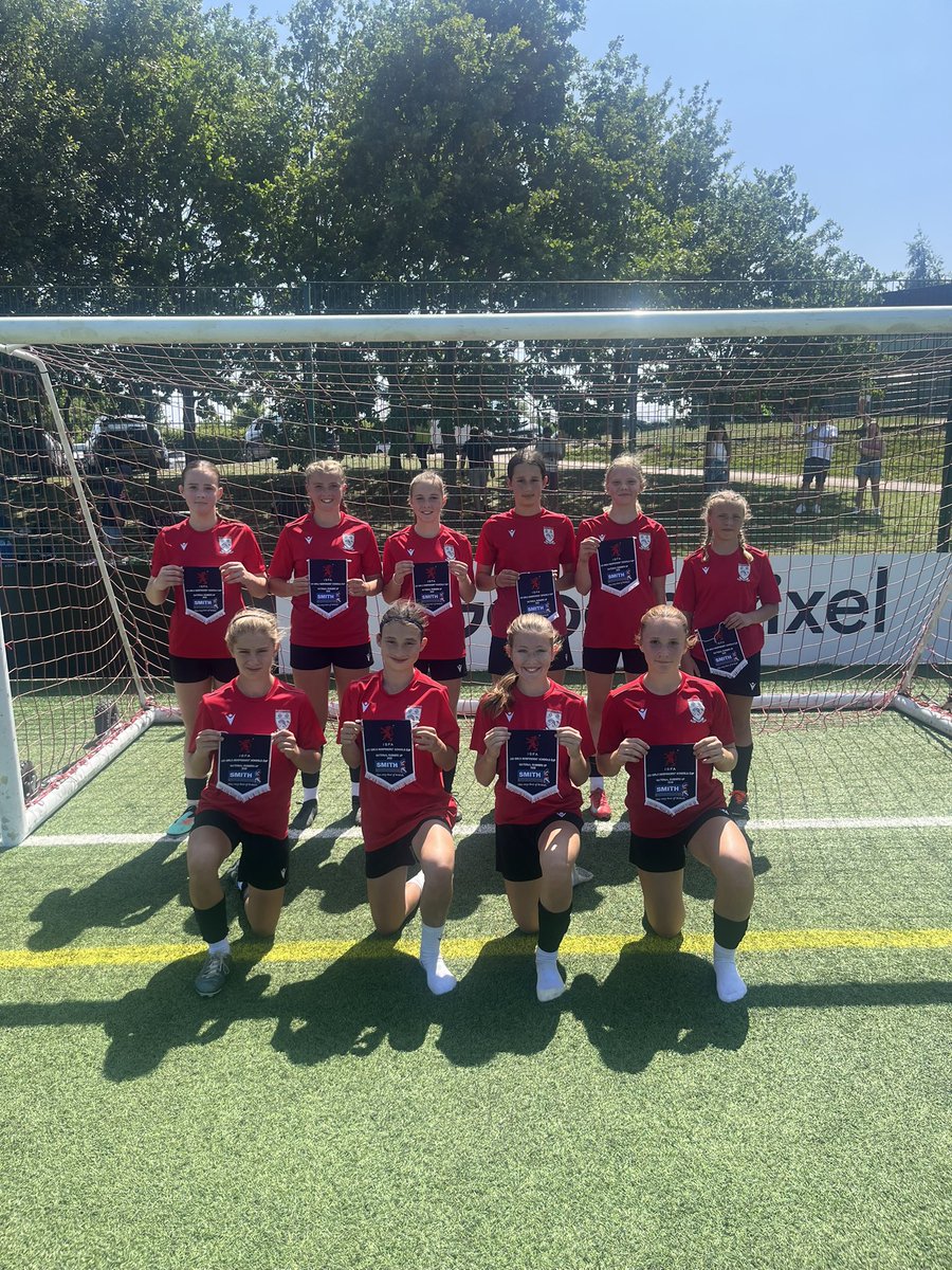ISFA (@isfafootball) on Twitter photo Congratulations to Surbiton High who are the 2025 <a href="/SmithSportsCivi/">Smith Sports Civils</a> U13 Girls National Champions!!
Beechwood School finish as runners-up Congratulations to Surbiton High who are the 2025 <a href="/SmithSportsCivi/">Smith Sports Civils</a> U13 Girls National Champions!!
Beechwood School finish as runners-up