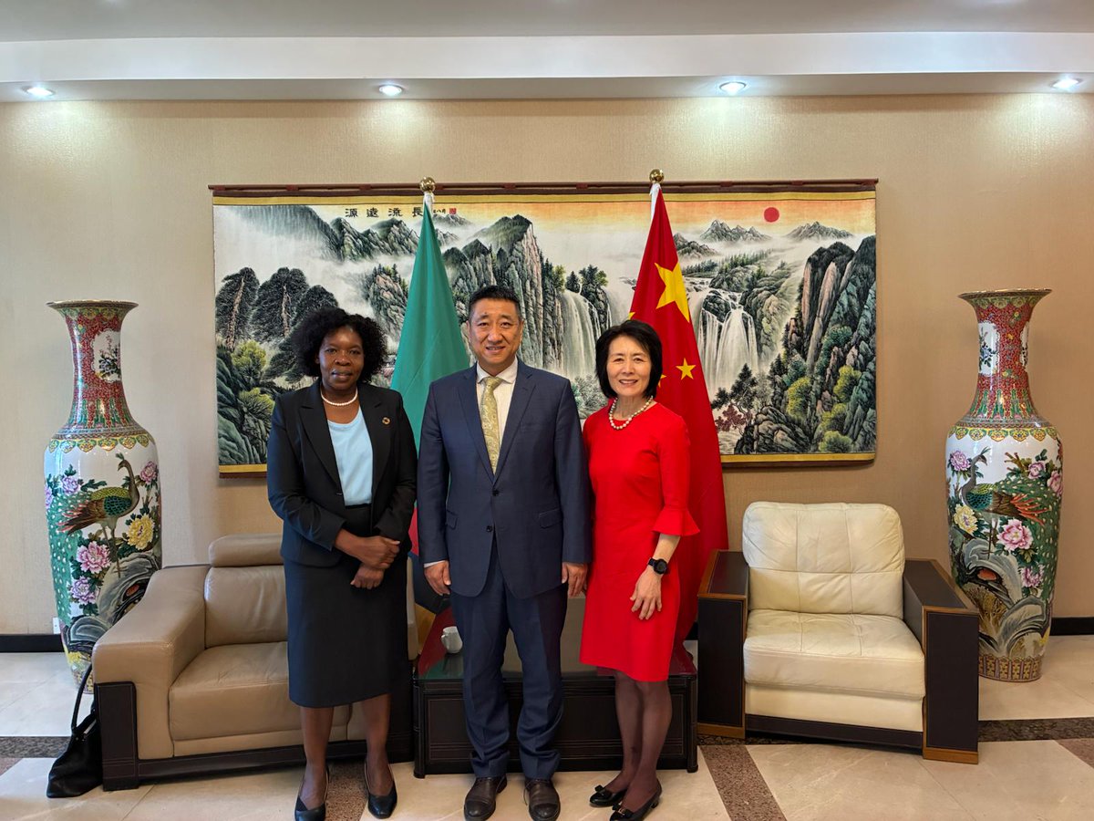 MutaliBeatrice's tweet image. Today, I, along with the RC Designate for Botswana, Mrs. Wenyan Yang, had the honor of meeting with Ambassador Han Jing, China's Ambassador to Zambia. We explored current and future opportunities to enhance support for the Government of #Zambia's development agenda.