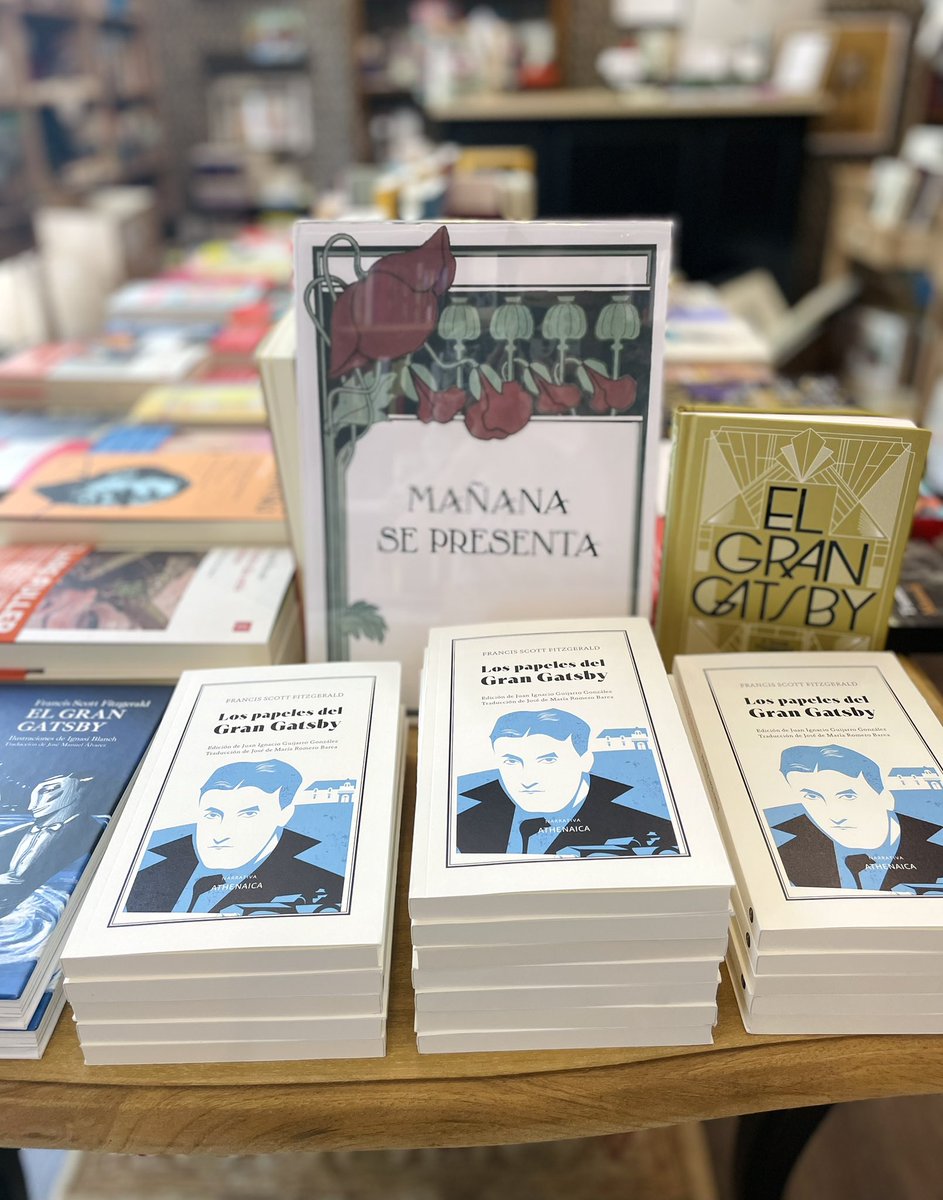 libreriacelama's tweet image. Mañana viernes, a las 19:00, homenajearemos los 100 años de «El gran Gatsby» junto a Juan Ignacio Guijarro, Eulalia Piñero y @Athenaica. ¡Os esperamos!