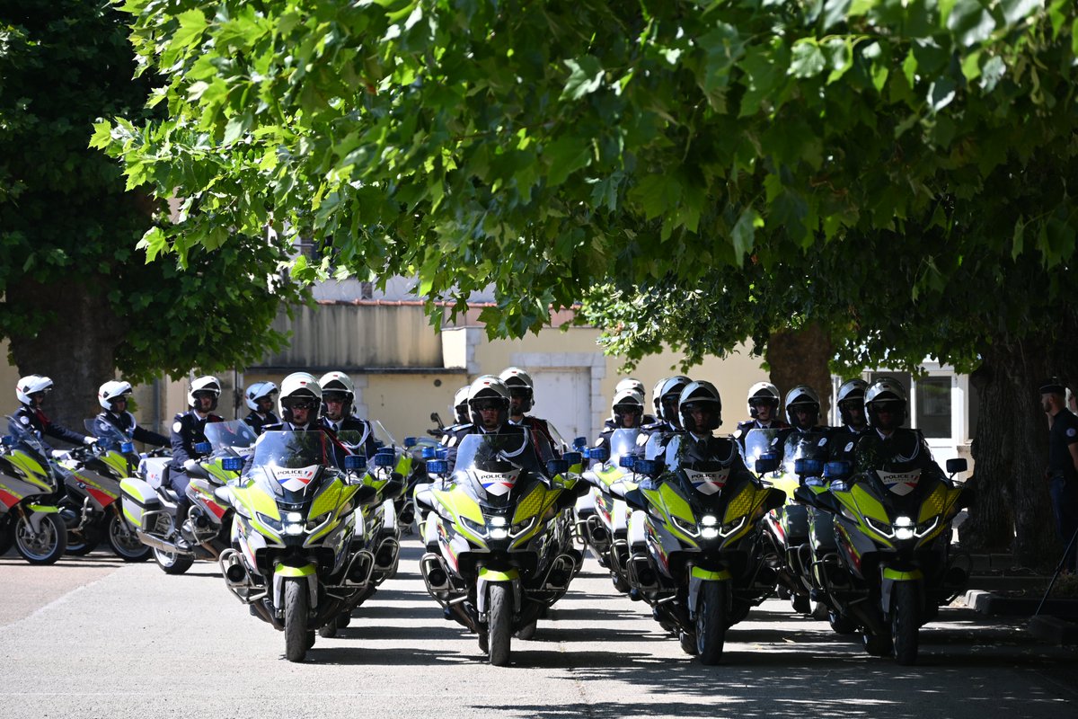 Préfet de l'Yonne 🇨🇵🇪🇺 (@prefet89) on Twitter photo 🏍️Cérémonie de sortie du 30ᵉ stage de motocycliste de la <a href="/PoliceNationale/">Police nationale</a> qui s'est déroulée à l'école nationale de police de #Sens, en présence du <a href="/Prefet89/">Préfet de l'Yonne 🇨🇵🇪🇺</a> et des autorités de la <a href="/PoliceNationale/">Police nationale</a>. 🏍️Cérémonie de sortie du 30ᵉ stage de motocycliste de la <a href="/PoliceNationale/">Police nationale</a> qui s'est déroulée à l'école nationale de police de #Sens, en présence du <a href="/Prefet89/">Préfet de l'Yonne 🇨🇵🇪🇺</a> et des autorités de la <a href="/PoliceNationale/">Police nationale</a>.