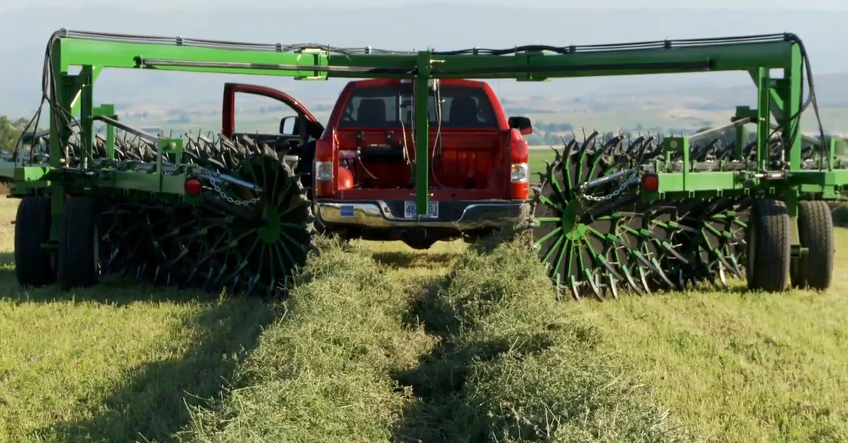 circlecequipmnt's tweet image. Dependable equipment makes all the difference for farmers like Michael and Maribell. Thank you for choosing Circle C!

#ReliableEngineering #CircleC