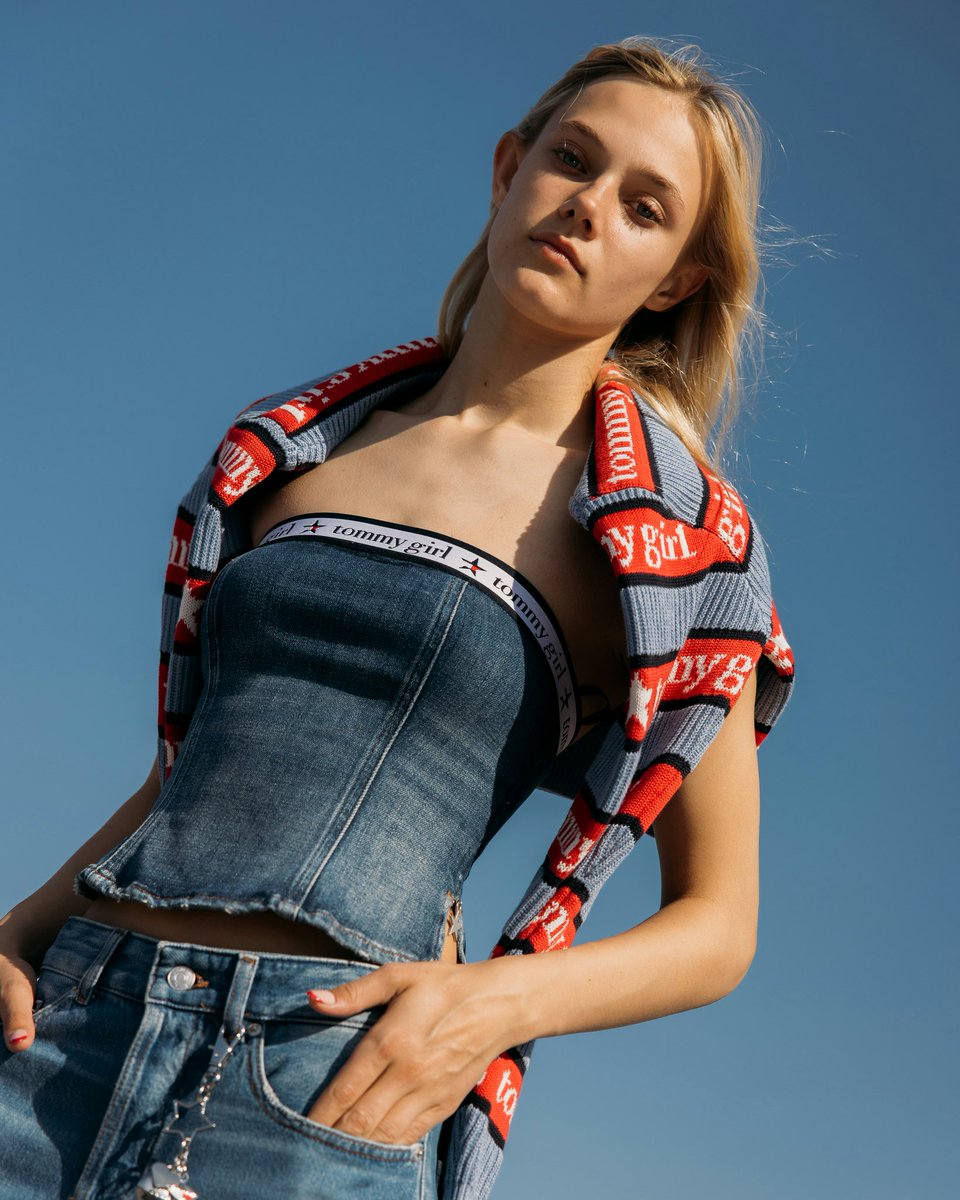 f1academy's tweet image. Alba's race weekend fits did not disappoint in Montreal. 🤩

@tommyhilfiger #F1Academy #CanadianGP