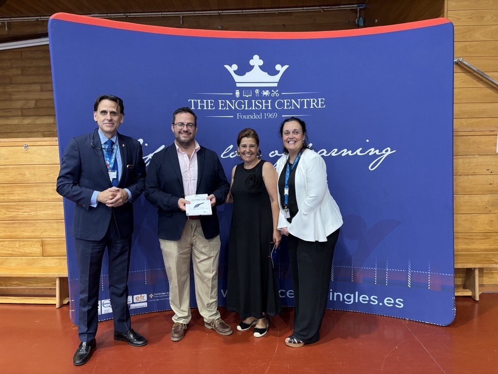 📝 Enrique Iglesias asiste a la entrega de los premios del X Certamen de Relatos Cortos en memoria de Manuel Ramírez del Águila

El certamen reconoce cada año el esfuerzo y la originalidad de jóvenes escritores en diversas categorías.

#ElPuerto