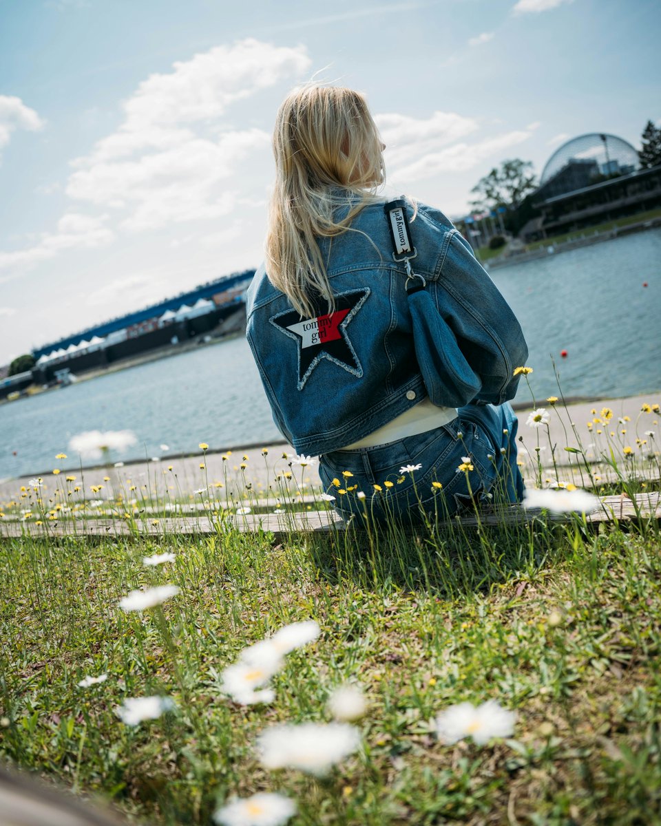 f1academy's tweet image. Alba's race weekend fits did not disappoint in Montreal. 🤩

@tommyhilfiger #F1Academy #CanadianGP