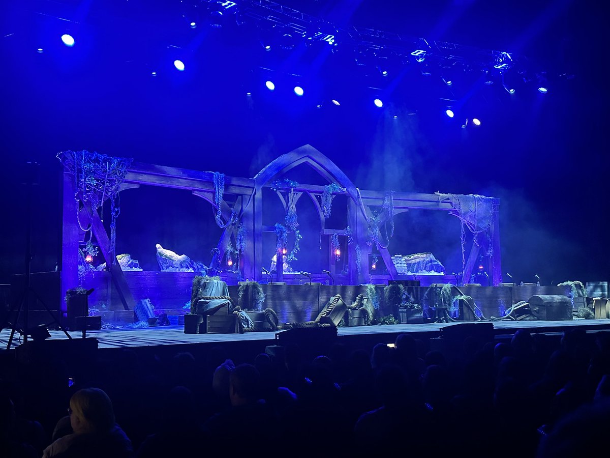 MagzGamerGirl's tweet photo. I want to replay this night over and over and over again 😭 @CriticalRole https://t.co/2csZ8baalW