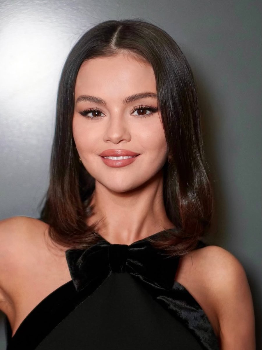 updateselenas's tweet photo. 🚨 SELENA GOMEZ https://t.co/BkMcu5aH5S