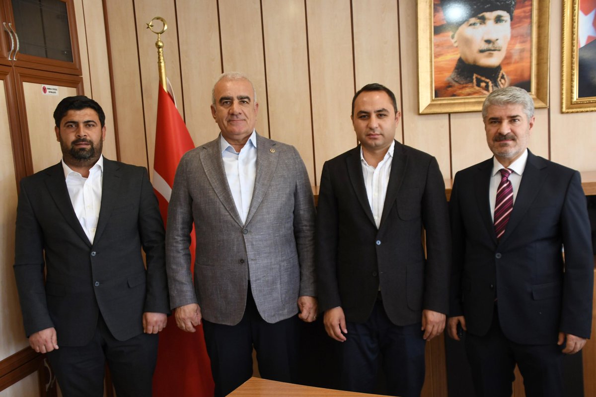 Milletvekilimiz Sayın Hüseyin Özhan, Kaymakamımız Sayın Çağlar PARTAL’ı makamında ziyaret etti.