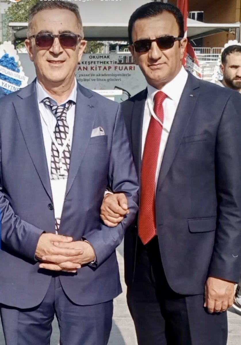 VAN YAŞAD'da bayrak değişimi. 

Kuruluşundan beri Van Yazar ve Şairler Derneği’nin başkanlığını yürüten Prof. Dr. Zeki TAŞTAN, yoğunluğundan dolayı bayrağı yazar-şair Şükrullah Yavuzer’e devretti.

Taştan, TYB Van Temsilcisi olarak çalışmalarına devam edecek.