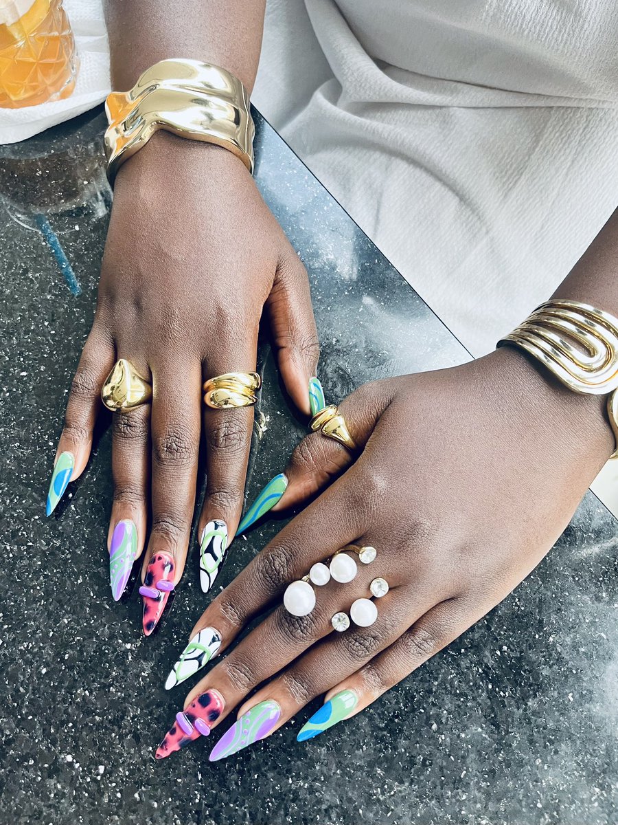 My humble submission ☺️

💅 by IG: the_beauty_spectrum
☎️: +256 759 048 080