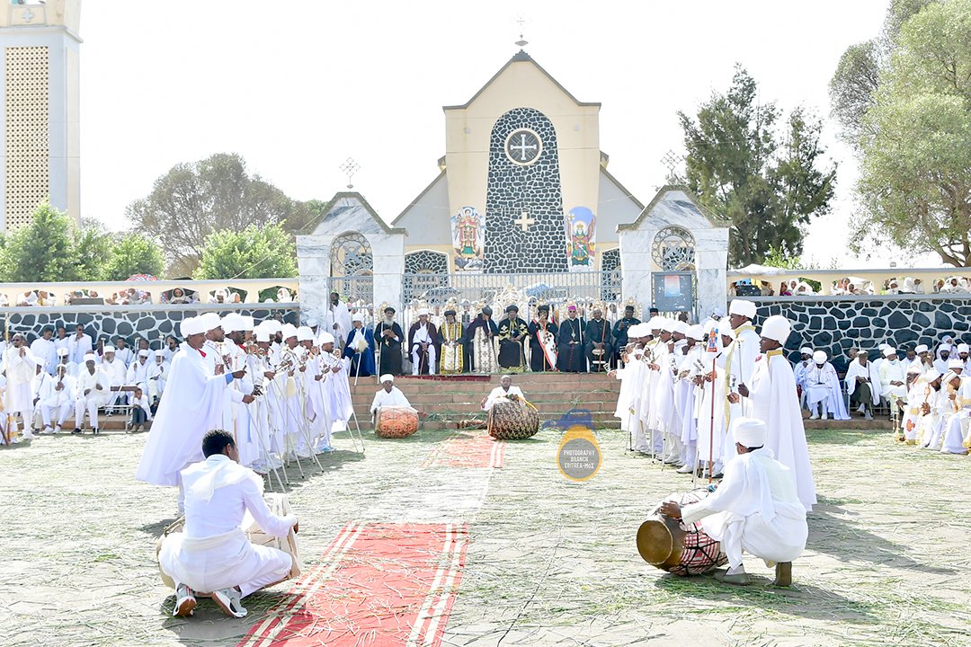 hawelti's tweet photo. #Eritrea: ሃገረ ኣብ ረዚን ዝኽሪ ሓበን!- Sermons & Prayers in Commemoration of Martyrs Day presided by Religious Leaders of the Tewahdo Orthodox, Catholic, & Lutheran Christian denominations held at St. Michael's Church in Asmara in mid-morning hours today. 

Similar ceremony at Asmara Grand Mosque scheduled for later this afternoon.
