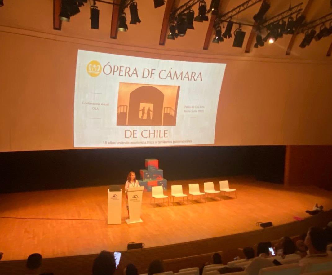 OperadeCamaraCL's tweet photo. Ópera de Cámara de Chile presente en el Congreso OLA 2025 🇪🇸
Nuestra Pdta. Marisol Hernández y el director Felipe Ulloa presentaron nuestras producciones ante teatros iberoamericanos, destacando Lágrimas de Sal como obra de circulación internacional.
#OLA2025  #ChileEsÓpera https://t.co/Be8mbUGrrT