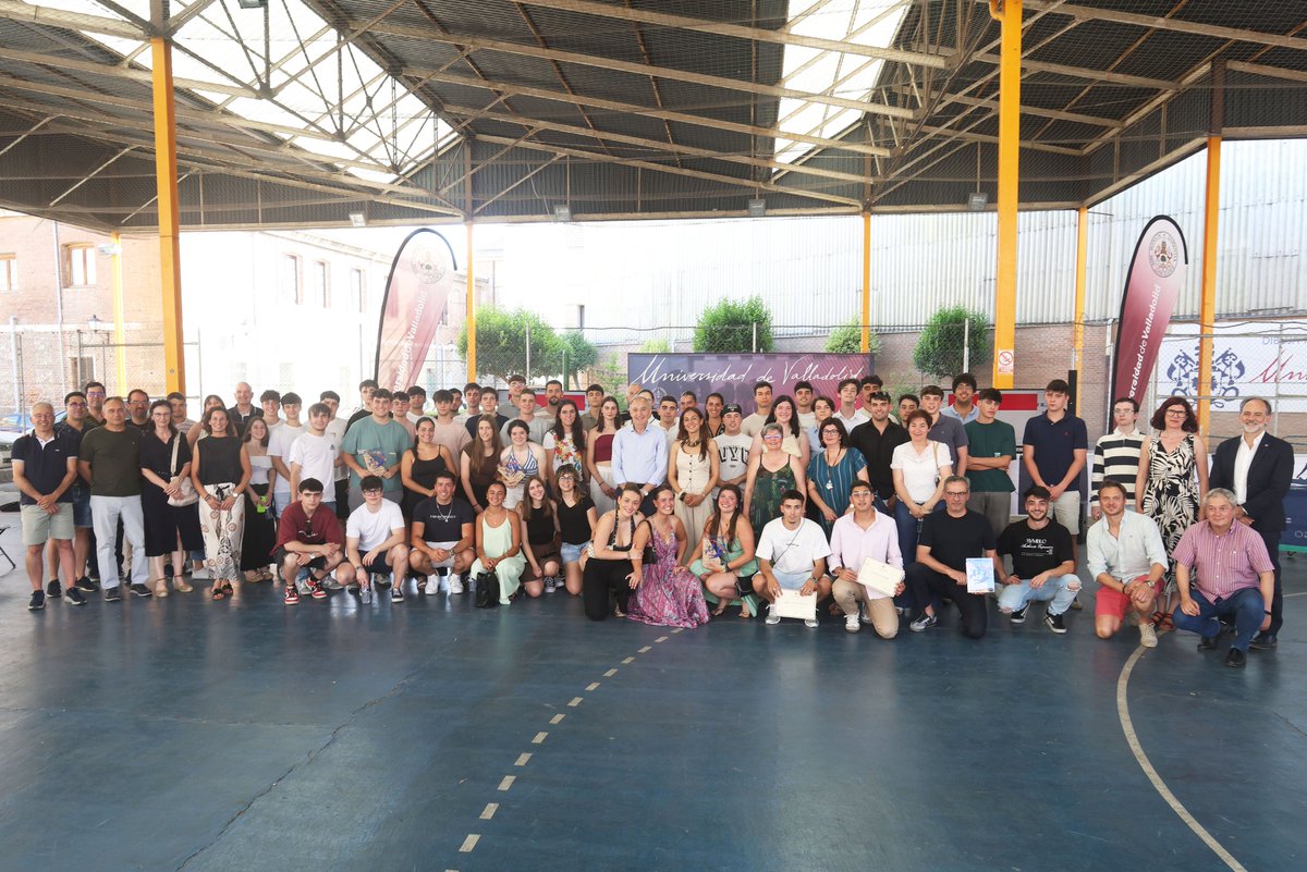 🎾La UVa celebró ayer en el Polideportivo Ruiz Hernández la entrega de premios a sus mejores deportistas 

comunicacion.uva.es/es_ES/detalle/…