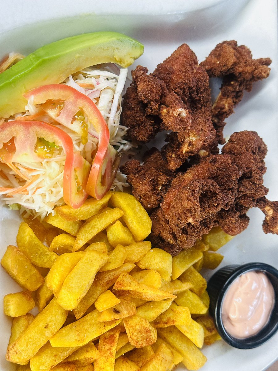 R&amp;B nite in the city!
Come to <a href="/ShootersBar_Mbr/">Shooters Bar And Grill Mbarara</a> tonite and enjoy some good music 🎶, discounted drinks, food, crafted cocktails 🍹 flowing and the most amazing vibes set the mood!
#RnBDiscountThursdays