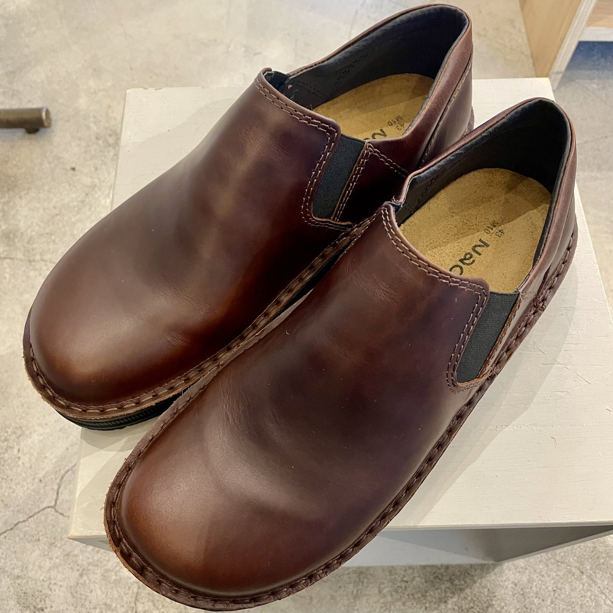 nice_control23's tweet photo. 靴ひものない靴を
最後に購入したのは
いつだろうか🤔

試し履きをしてみて
想像とまったく違っていた
履き心地の良さにびっくり😳

“頼りになる相棒”となるように
長く、そして大切に
履いていきたいと思います

応対してくださったお二方
どうもありがとうございました
#naot #育てる靴 #蔵前 https://t.co/JFM08uv9oF