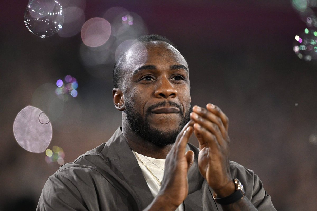 🗞️🚨 West Ham are preparing an offer of £10m plus Michail Antonio for Wycombe striker Richard Kone.

Wycombe are pushing hard to hold out for just £10m. 

#Chairboys