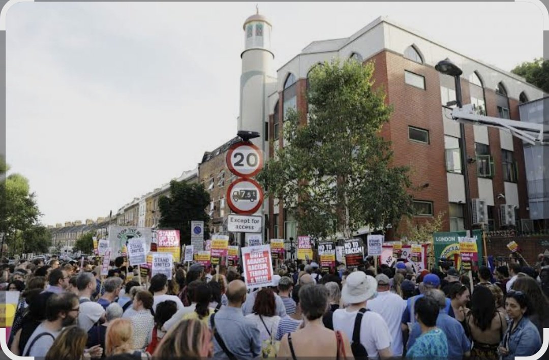 Unite Against Fascism (@uaf) on Twitter photo Remember Makram Ali, killed #OTD 8 years ago by a man heavily influenced by 'Tommy Robinson' & Britain First.
<a href="/AntiRacismDay/">Stand Up To Racism</a> <a href="/jeremycorbyn/">Jeremy Corbyn</a> held a unity vigil at <a href="/FPMosque/">Finsbury Park Mosque</a>.
Such solidarity then remains crucial.
<a href="/Searchlight_mag/">@Searchlightmagazine</a>
Pic by <a href="/GettyImages/">Getty Images</a> Remember Makram Ali, killed #OTD 8 years ago by a man heavily influenced by 'Tommy Robinson' & Britain First.
<a href="/AntiRacismDay/">Stand Up To Racism</a> <a href="/jeremycorbyn/">Jeremy Corbyn</a> held a unity vigil at <a href="/FPMosque/">Finsbury Park Mosque</a>.
Such solidarity then remains crucial.
<a href="/Searchlight_mag/">@Searchlightmagazine</a>
Pic by <a href="/GettyImages/">Getty Images</a>