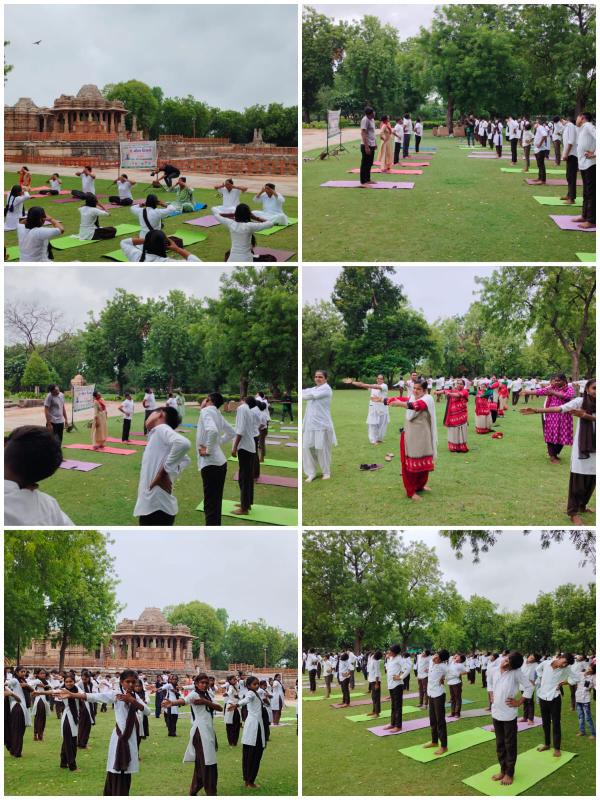 ModheraAAMMeh's tweet photo. 11 માં યોગ દિવસની ઉજવણી સપ્તાહ
આજે સૂર્યમંદિર મોઢેરા ખાતે આયુર્વેદિક શાખા અને પ્રાથમિક આરોગ્ય કેન્દ્ર મોઢેરા અને આદિત્ય વિદ્યાલય મોઢેરા ના બાળકો અને શિક્ષકો  દ્વારા ઉજવણી કરવામાં આવી https://t.co/ioaEB2wzGm