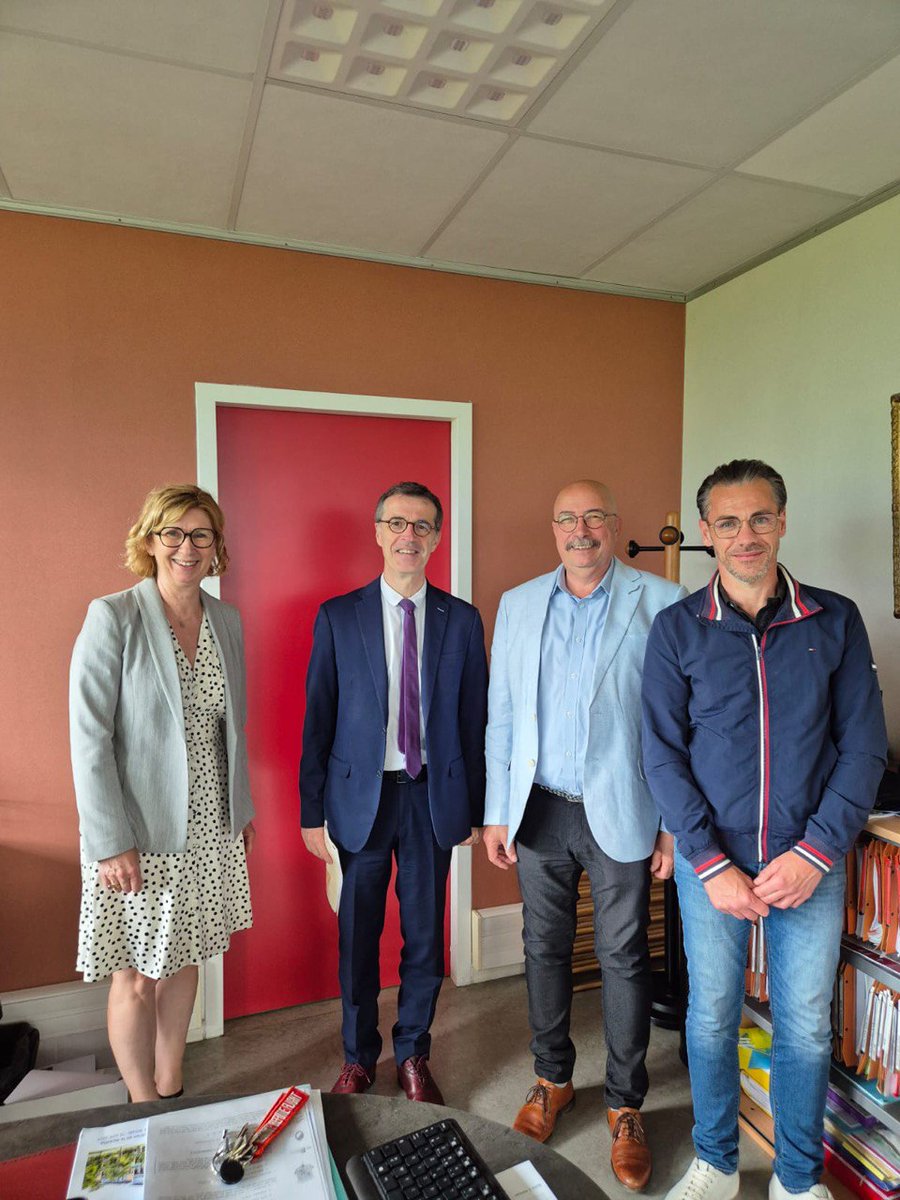 Académie de Grenoble (@acgrenoble) on Twitter photo 🤝 Échange entre le recteur et Luc Remond, maire de <a href="/voreppe/">Ville de Voreppe</a>, autour des enjeux éducatifs du territoire.
Un dialogue constructif au service de la réussite des élèves. 🤝 Échange entre le recteur et Luc Remond, maire de <a href="/voreppe/">Ville de Voreppe</a>, autour des enjeux éducatifs du territoire.
Un dialogue constructif au service de la réussite des élèves.