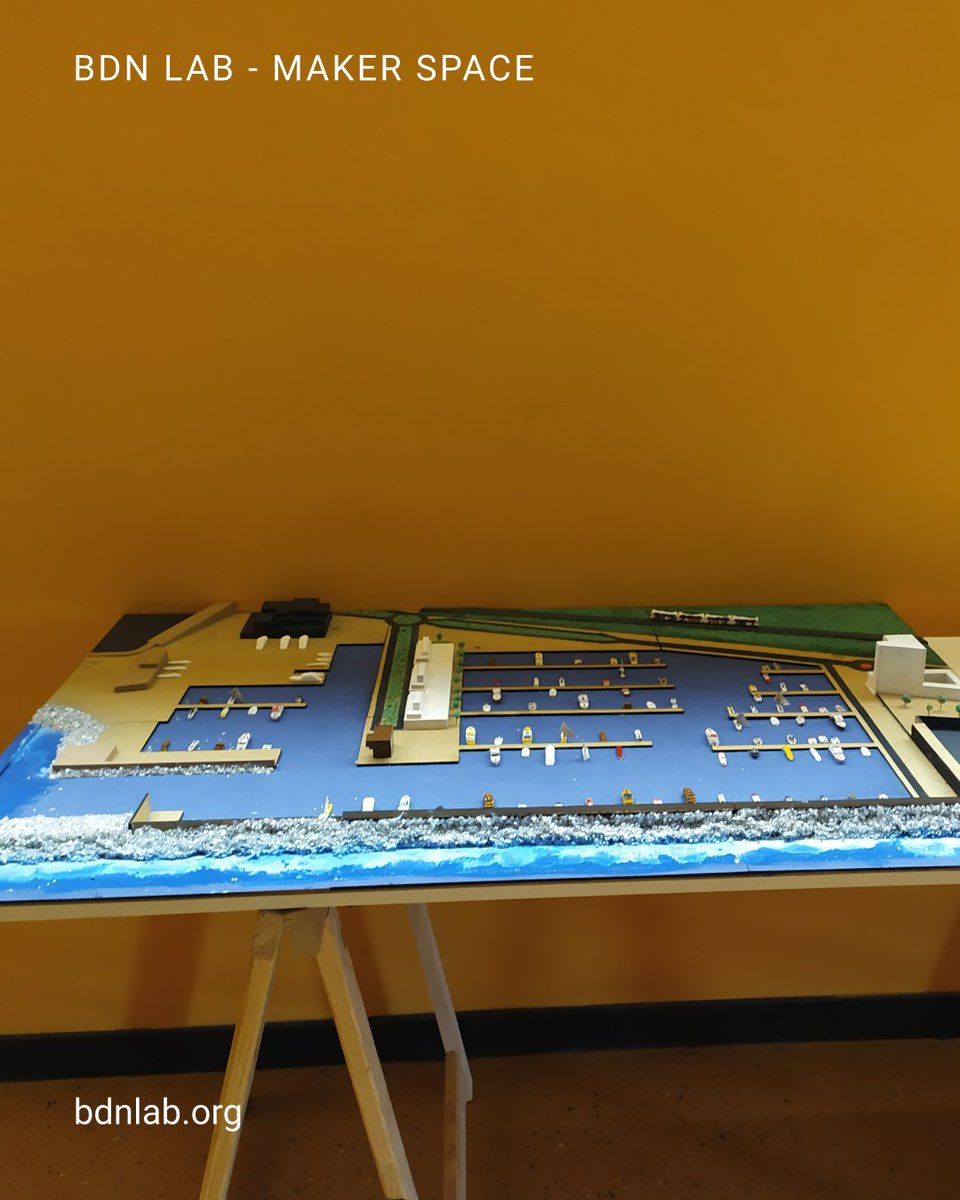 Com cada final  de curs, hem celebrat la jornada de cloenda del projecte tecno-educatiu 'Menuda Badalona', en la que els estudiants han presentat les maquetes creades mitjançant fabricació digital dels edificis i llocs  emblemàtics de la nostra ciutat.

#Badalona #makers #fablab