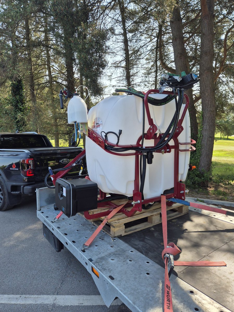 mcgreevy_peter's tweet image. New Team 600ltr sprayer delivered today @golfatHGGC Thank you for your business @CTM_Pro